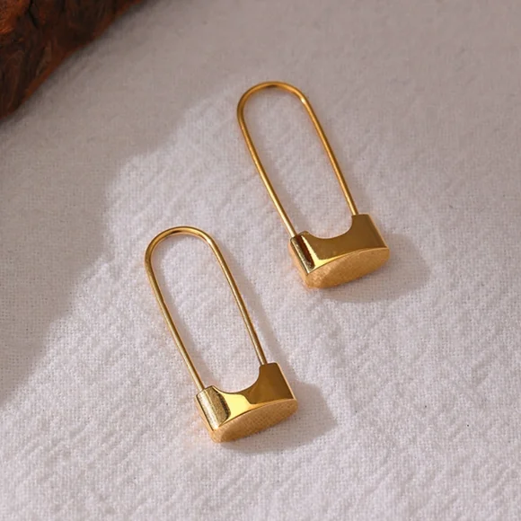 Chic Lock Hoop Earrings - Picture 3 of 8